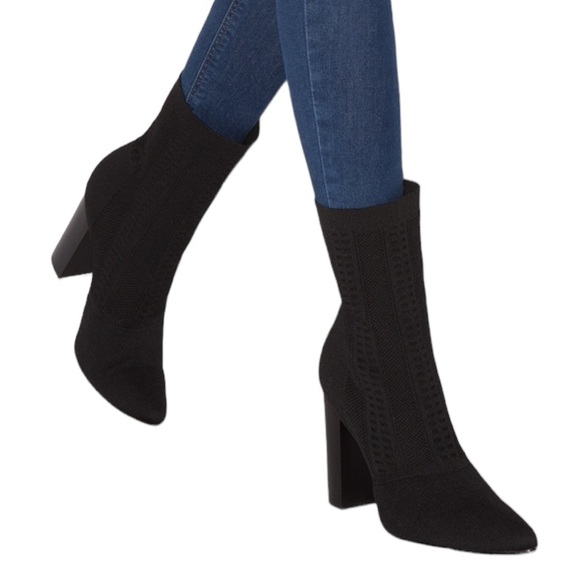 NWT ShoeDazzle Booties Size 6 - Picture 2 of 11